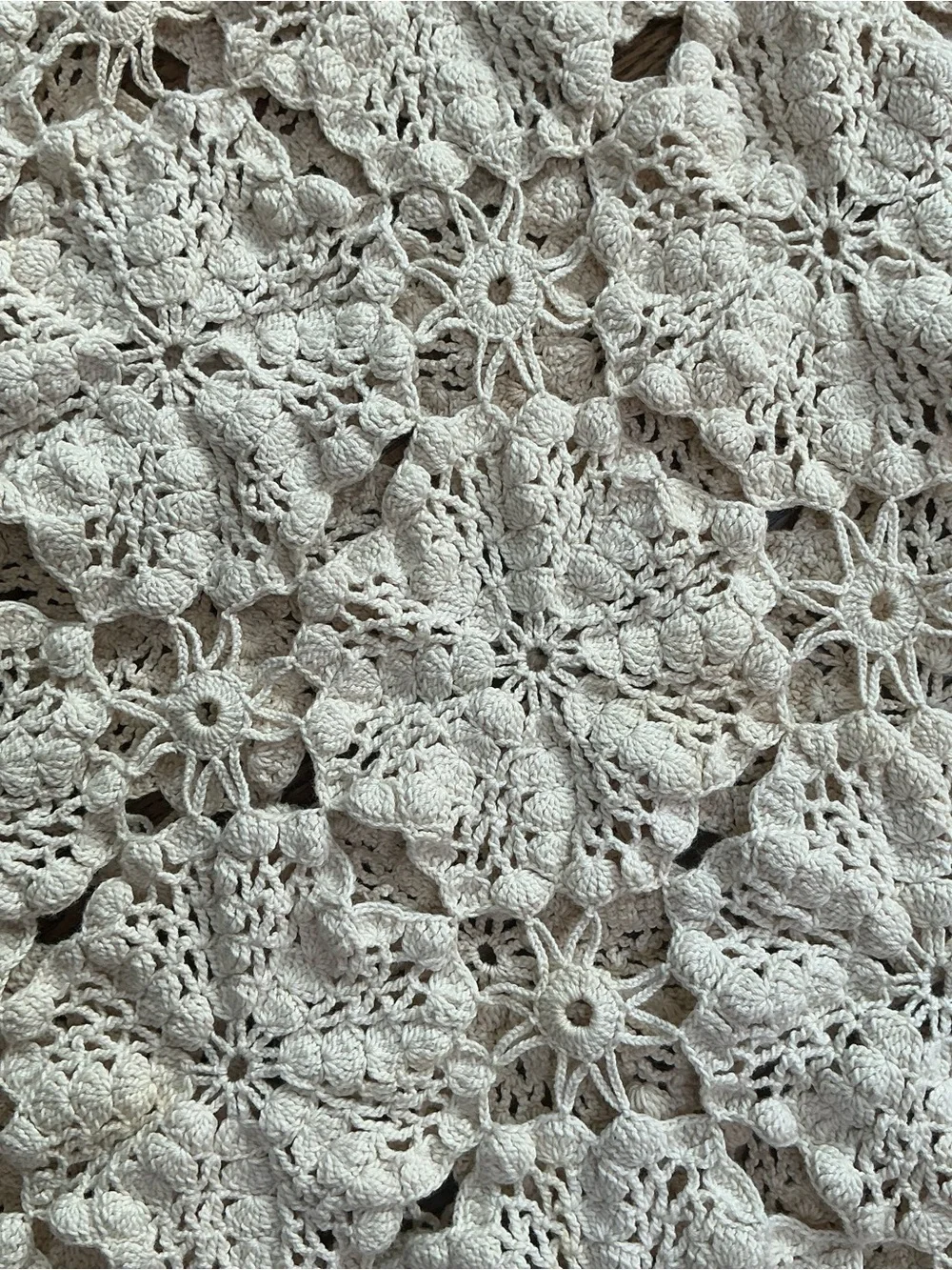 Vintage crochet reversible beige/ecru table cover 60 x 75